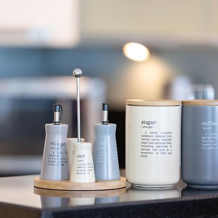 Songs Of The Lake By Lagom - Bonnington Apartment Jumeirah Lake Towers, Dubai Eksteriør bilde
