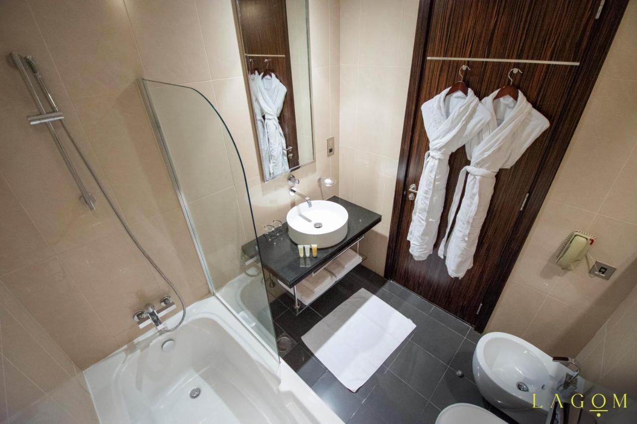 Songs Of The Lake By Lagom - Bonnington Apartment Jumeirah Lake Towers, Dubai Eksteriør bilde