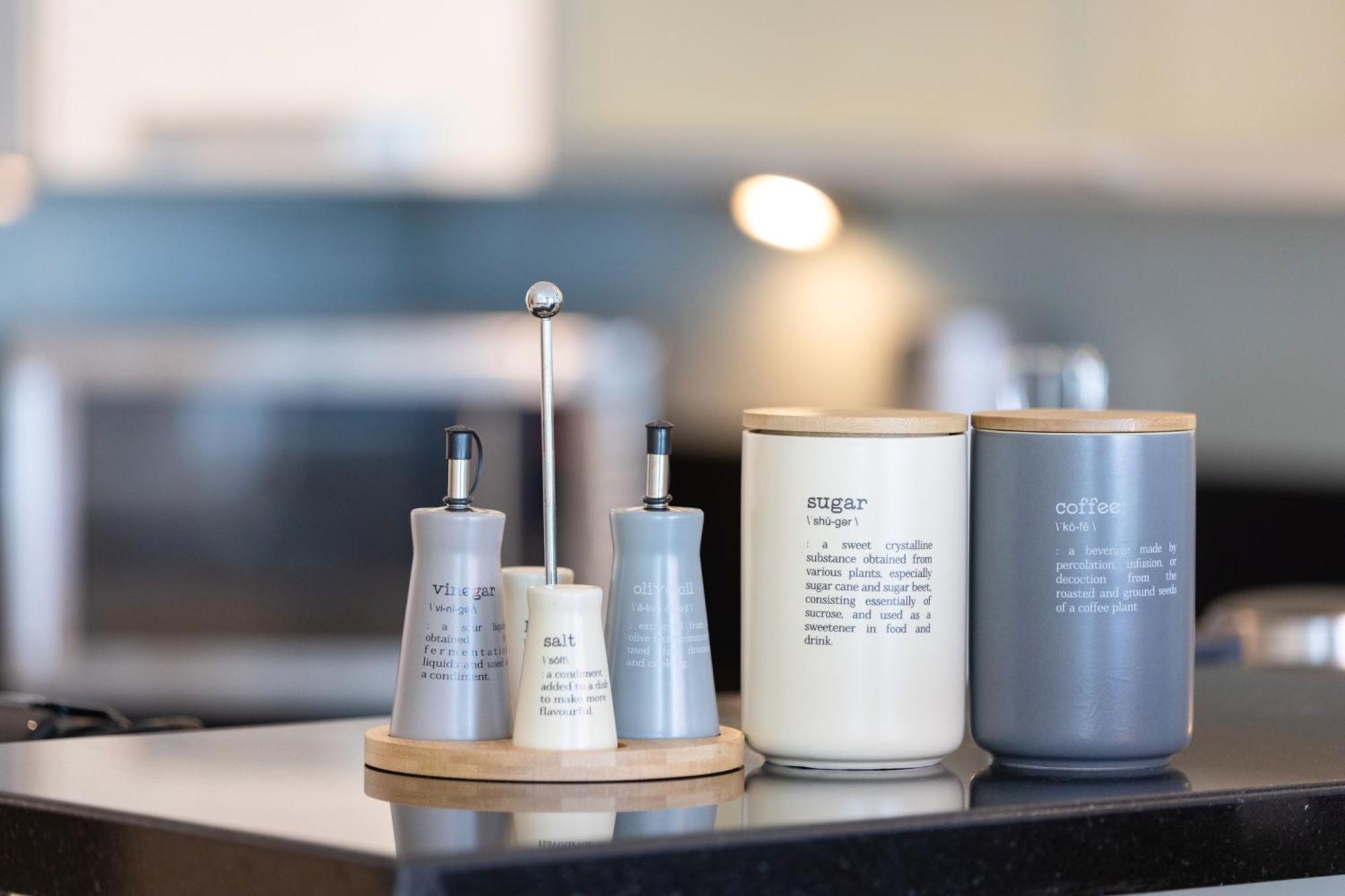 Songs Of The Lake By Lagom - Bonnington Apartment Jumeirah Lake Towers, Dubai Eksteriør bilde
